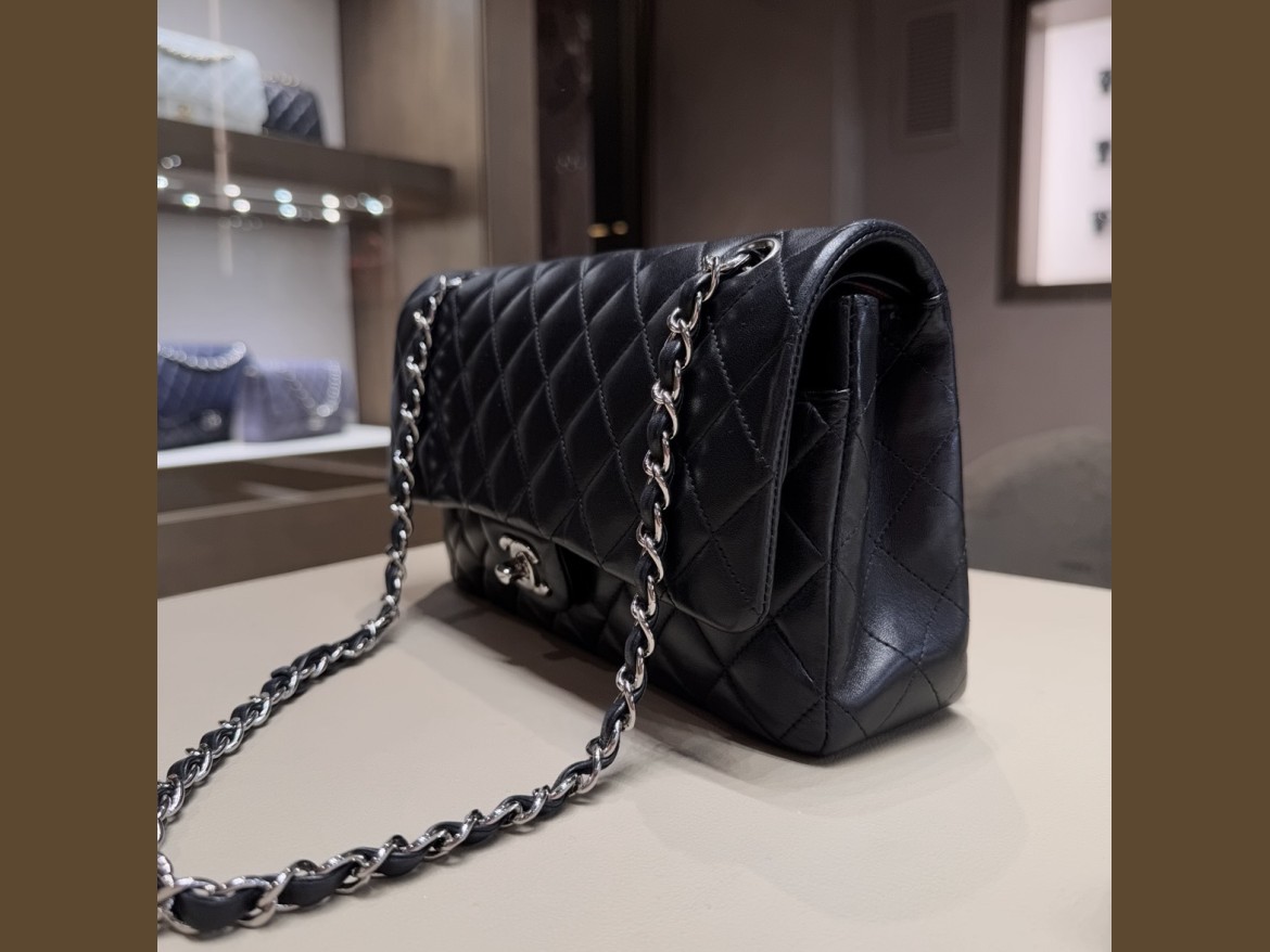 CHANEL CLASSIC MEDIUM 11.12