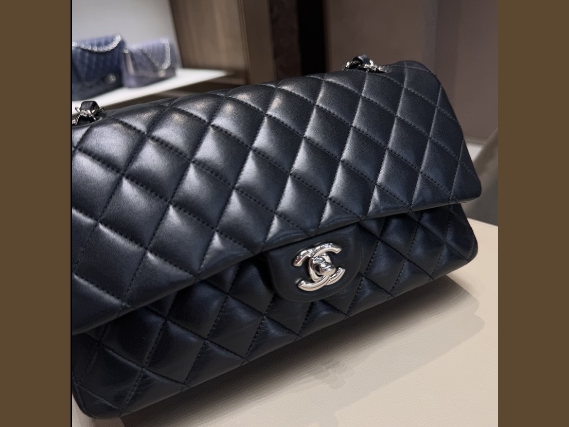 CHANEL CLASSIC MEDIUM 11.12