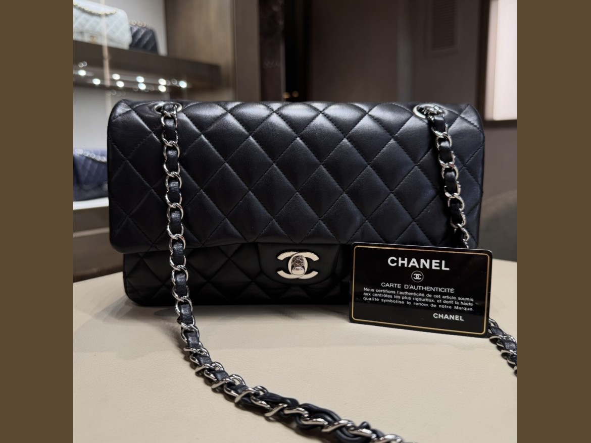 CHANEL CLASSIC MEDIUM 11.12