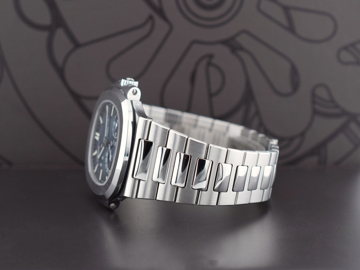 5712/1A-001 Like New Full Set. 2015