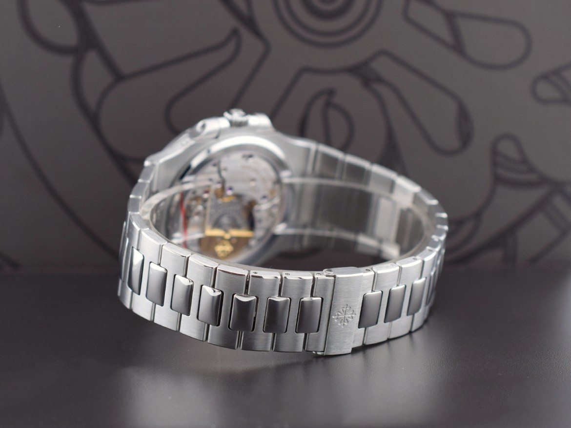 5712/1A-001 Like New Full Set. 2015