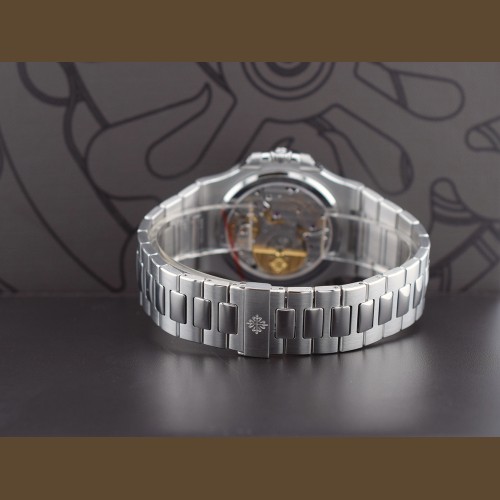 5712/1A-001 Like New Full Set. 2015