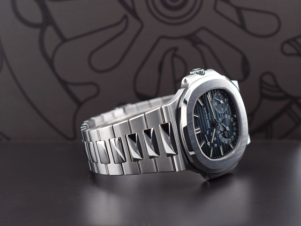 5712/1A-001 Like New Full Set. 2015