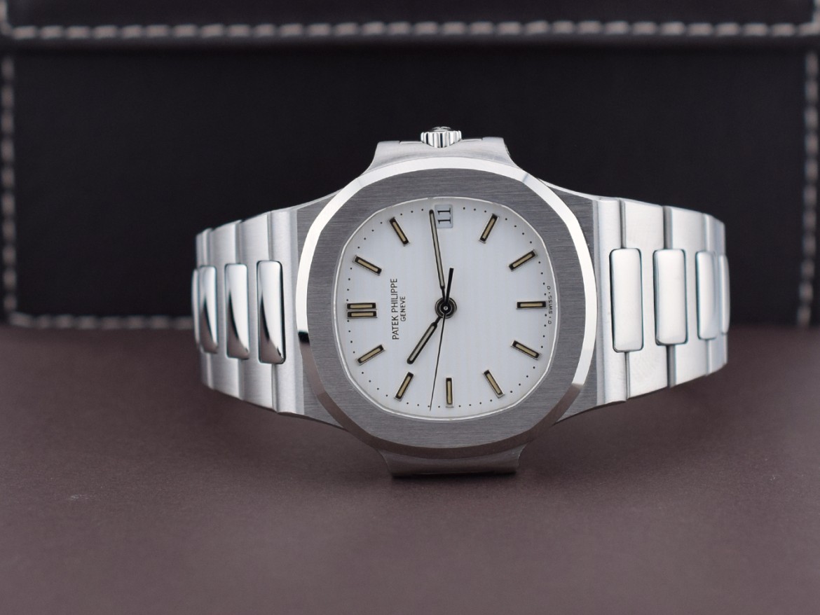 3800/1A   White dial  - very rare - service Patek