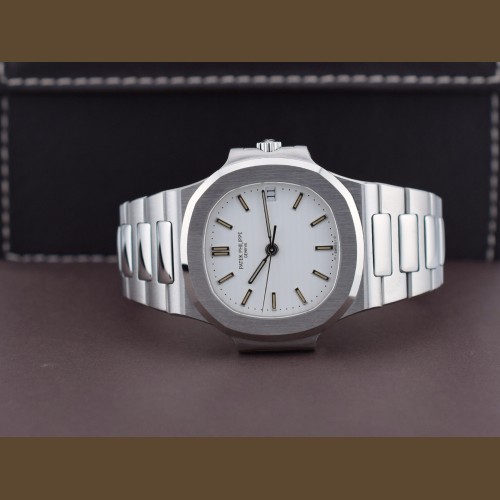 3800/1A   White dial  - very rare - service Patek