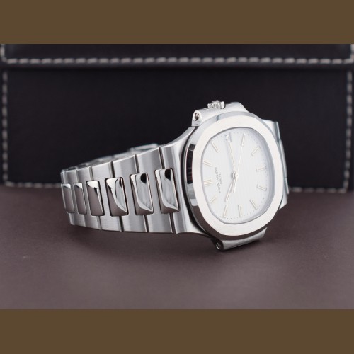 3800/1A   White dial  - very rare - service Patek