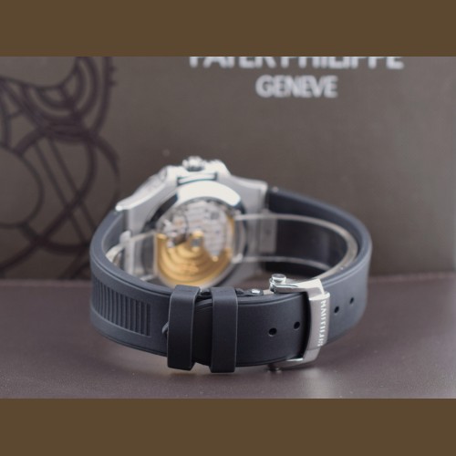 5726A-001 Like New 2010 - Full set