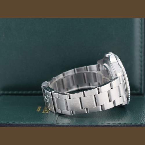 16710 SEL   full set 2004