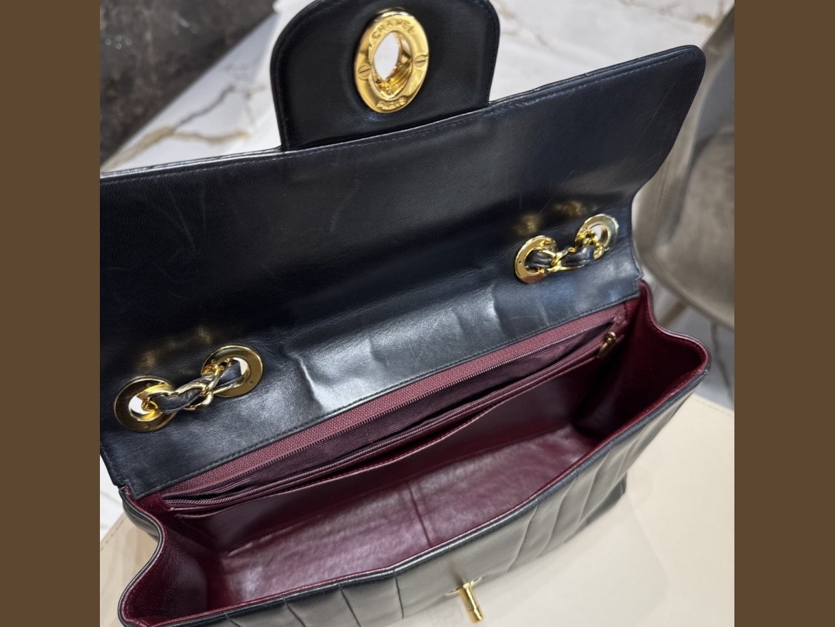 CHANEL BIG LOGO GRANDE