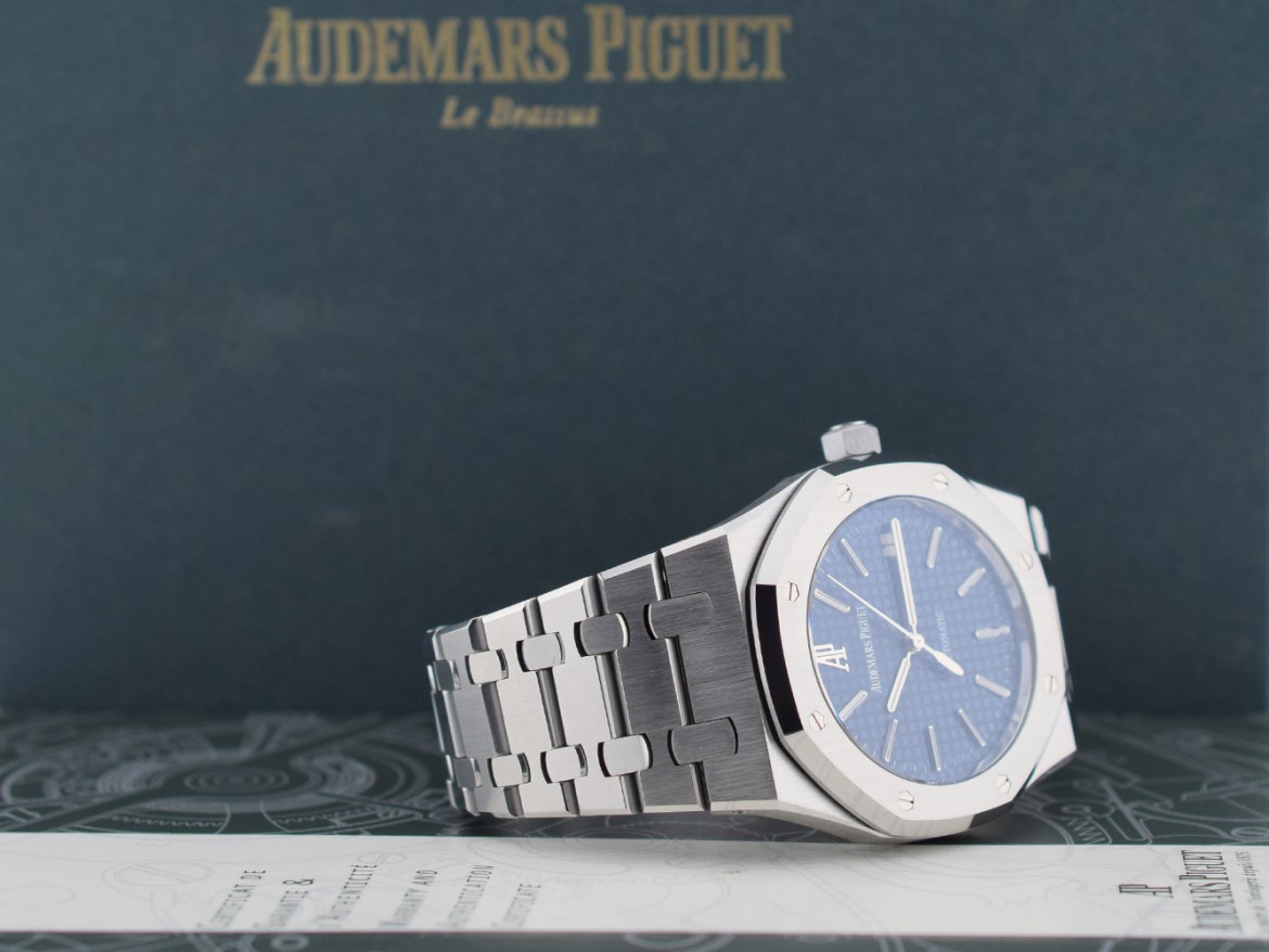 15300ST Blue & White dial - Like new 2010 39mm