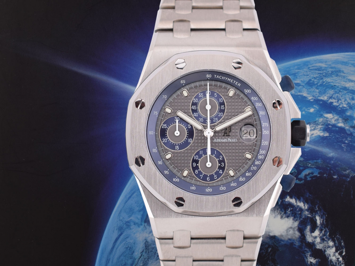 Chronograph Like new Extract