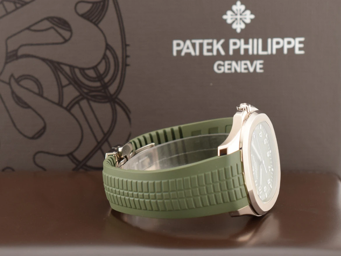 5168G-010 Green & White Gold - Like New ITA 2021