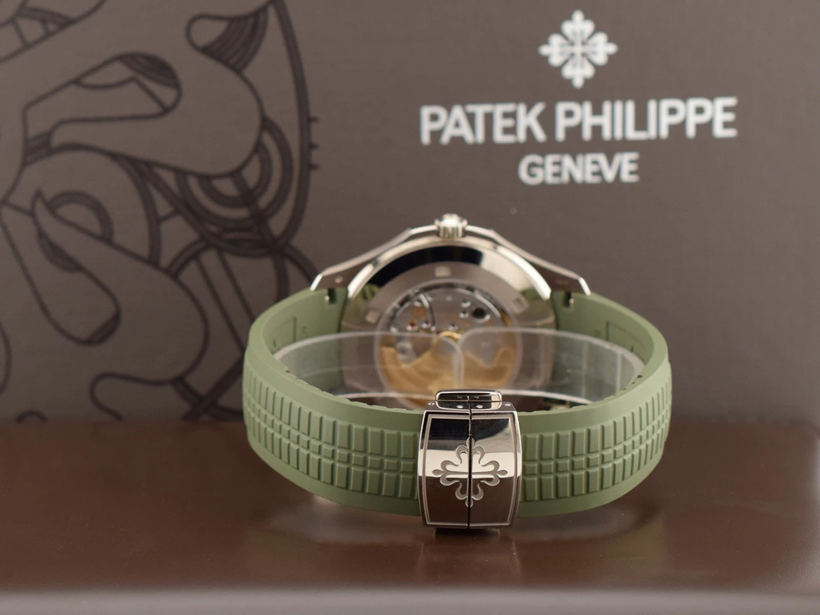 5168G-010 Green & White Gold - Like New ITA 2021