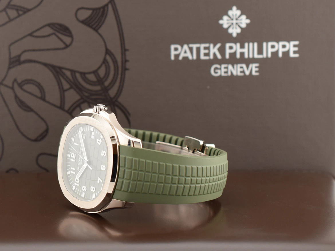 5168G-010 Green & White Gold - Like New ITA 2021