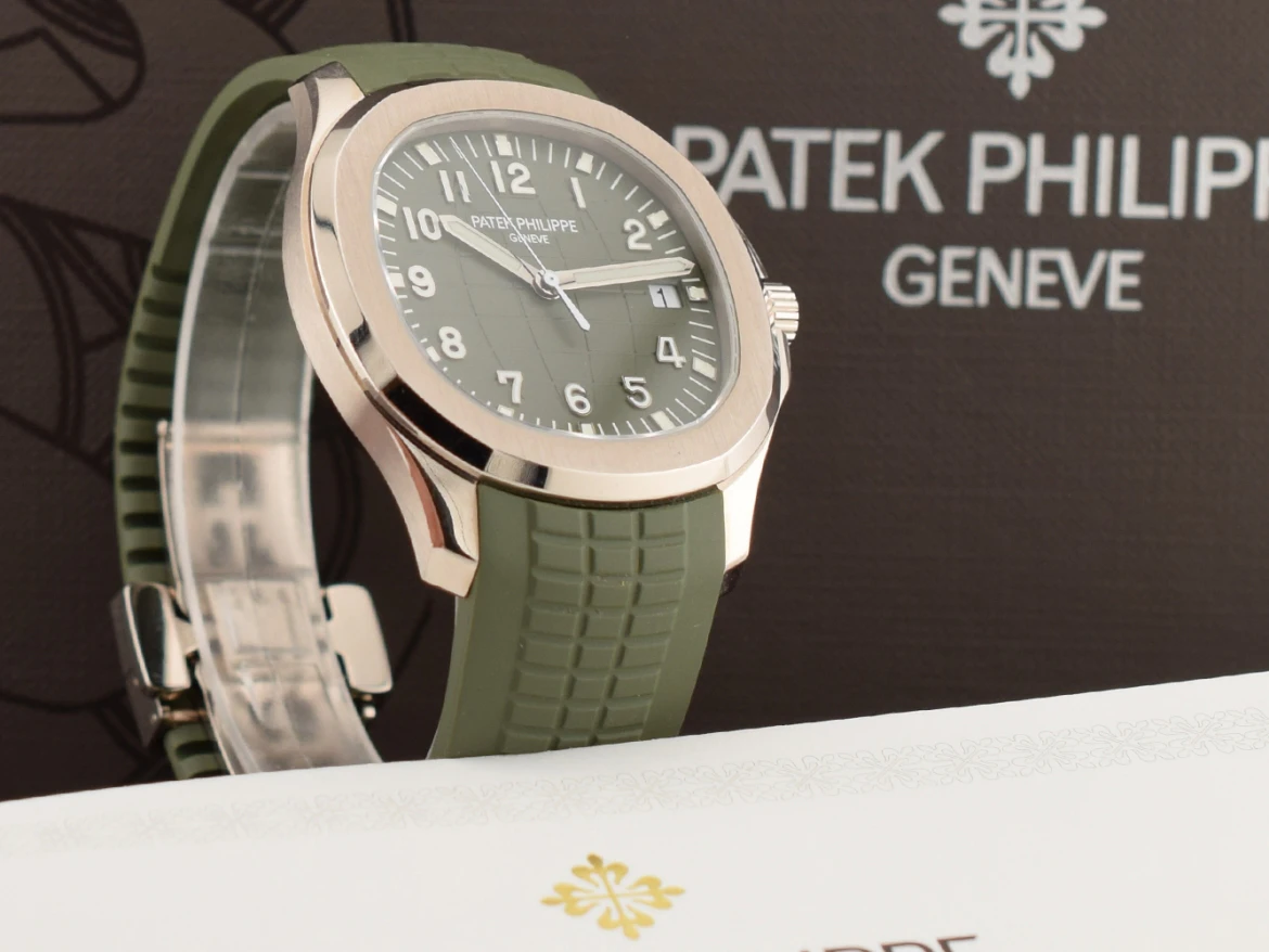 5168G-010 Green & White Gold - Like New ITA 2021