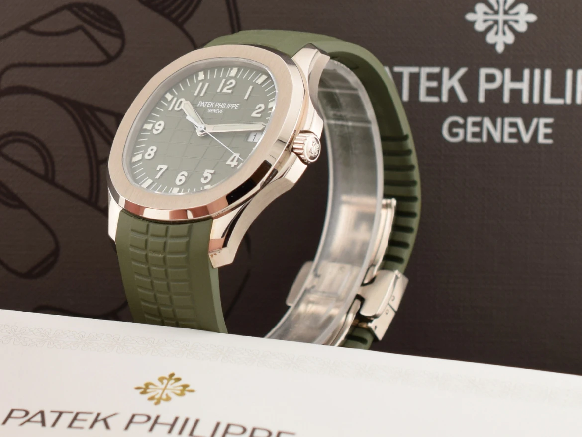 5168G-010 Green & White Gold - Like New ITA 2021