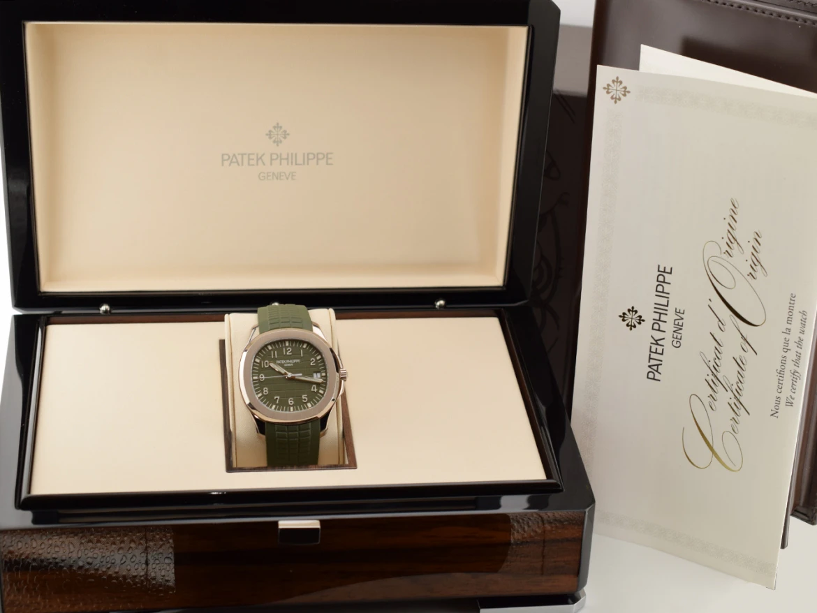 5168G-010 Green & White Gold - Like New ITA 2021